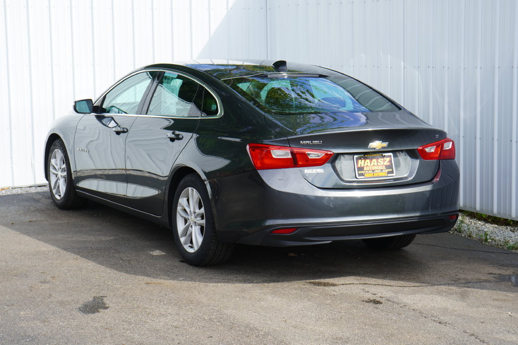 Used 2017 Chevrolet Malibu LT w/ LPO, Convenience Package 2 FWD image 4