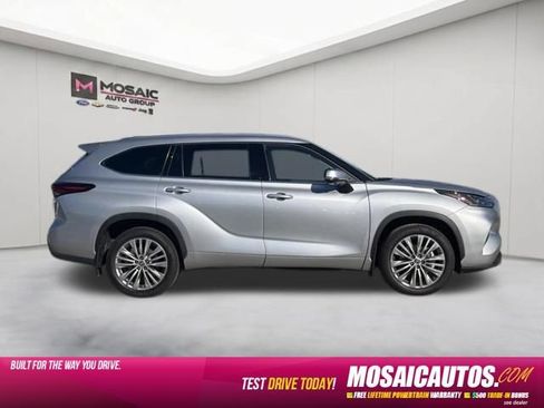 Used 2024 Toyota Highlander Platinum AWD/4WD image 8