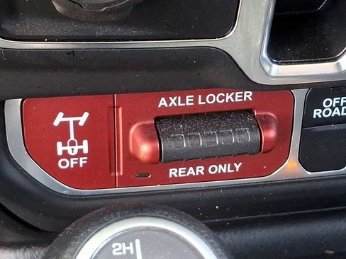 Used 2024 Jeep Wrangler Unlimited AWD/4WD image 24