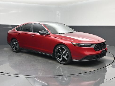 Used 2024 Honda Accord Sport image 1