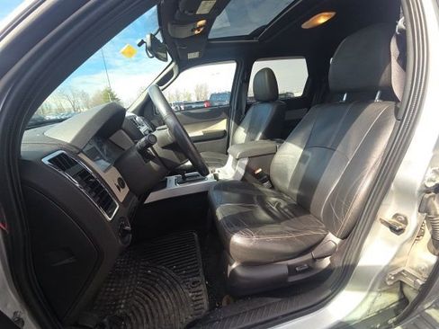 Used 2010 Mercury Mariner Premier image 28