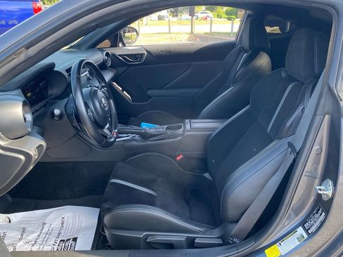 Used 2022 Toyota GR86 Premium w/ ALL Weather Mat Package (TMS) RWD image 6