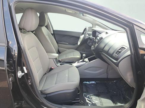 Used 2016 Kia Forte LX FWD image 18