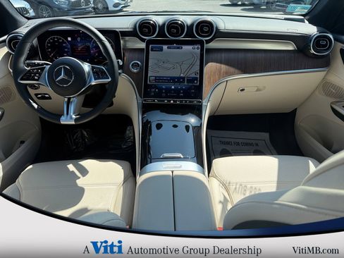 Used 2024 Mercedes-Benz GLC 300 4MATIC image 2