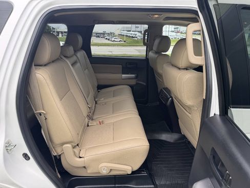 Used 2018 Toyota Sequoia SR5 w/ Premium Package AWD/4WD image 14