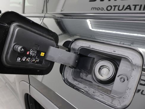 Used 2023 Jeep Grand Cherokee Limited image 32