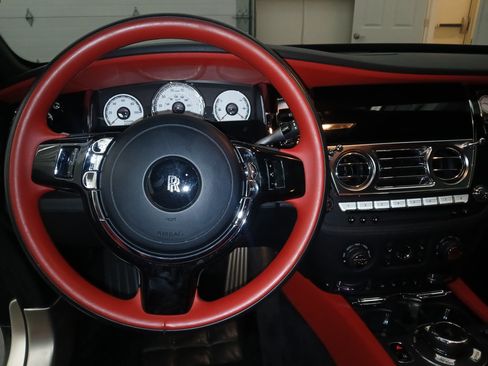 Used 2018 Rolls-Royce Wraith RWD image 14
