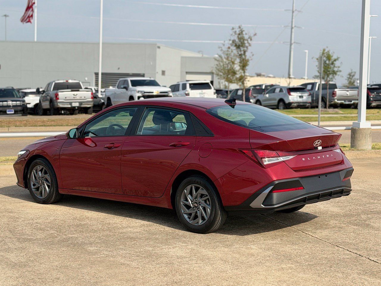 Used 2024 Hyundai Elantra SEL FWD image 5