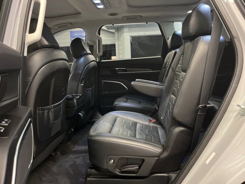 Used 2022 Kia Telluride SX w/ SX Prestige Package image 32