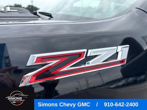 Used 2025 Chevrolet Silverado 2500 Custom w/ Custom Value Package AWD/4WD image 4