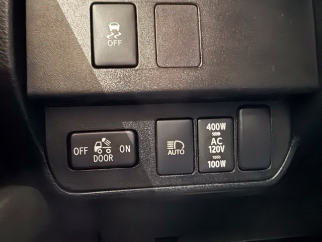 Used 2020 Toyota Tacoma TRD Sport w/ Technology Package AWD/4WD image 18