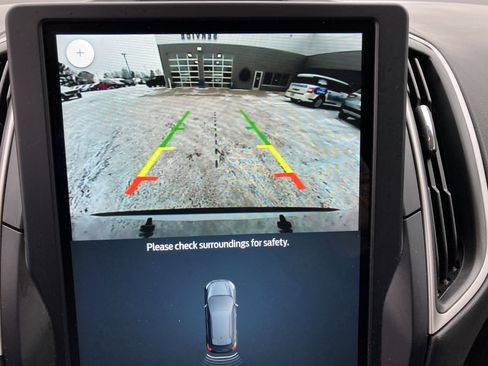 Used 2024 Ford Edge SEL w/ Convenience Package image 11