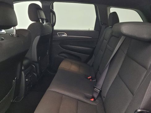 Used 2019 Jeep Grand Cherokee Laredo w/ Security & Convenience Group AWD/4WD image 18
