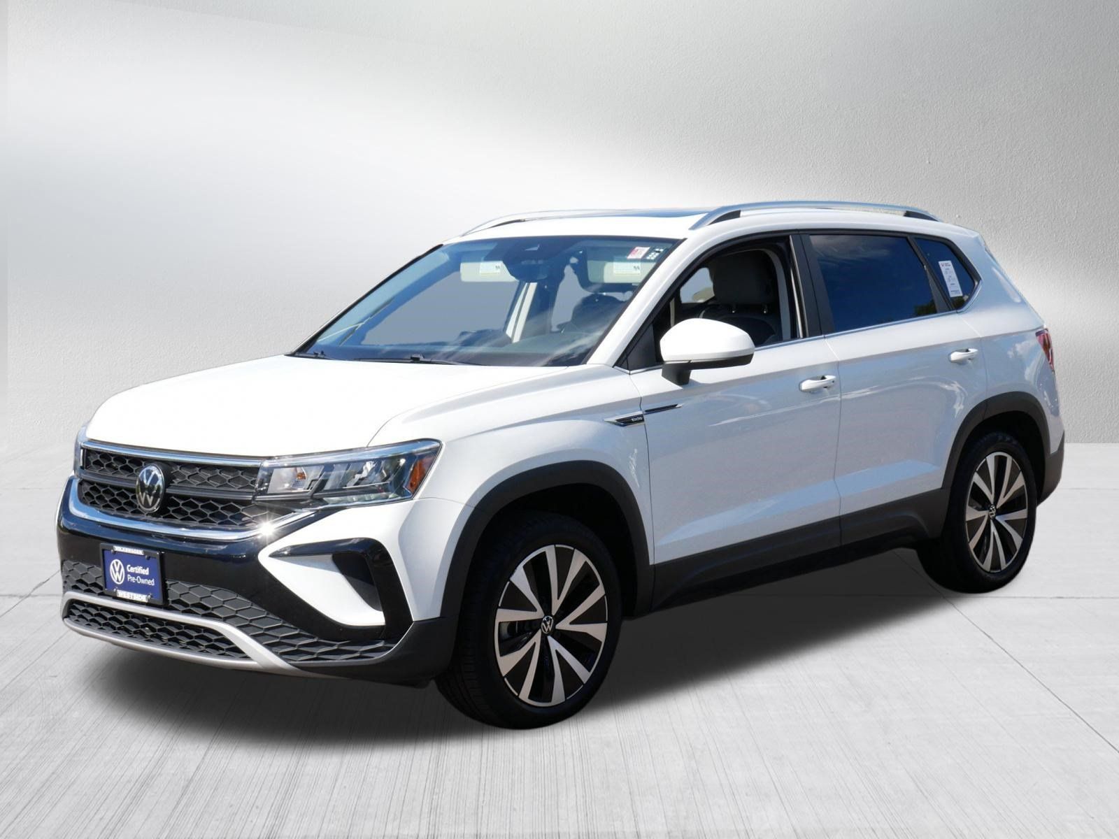 Certified 2023 Volkswagen Taos SE w/ Panoramic Sunroof Package AWD/4WD image 3
