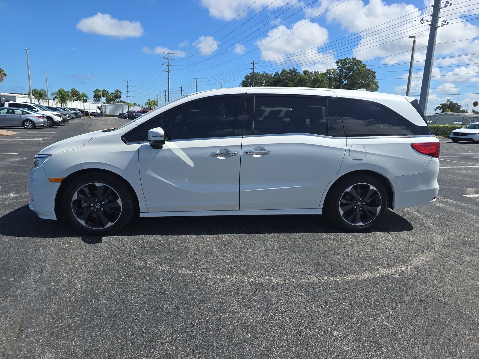 Used 2024 Honda Odyssey Elite image 6