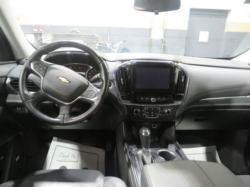 Used 2018 Chevrolet Traverse Premier AWD/4WD image 10