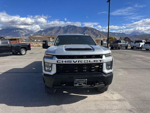 Used 2022 Chevrolet Silverado 2500 Custom w/ Custom Value Package image 2