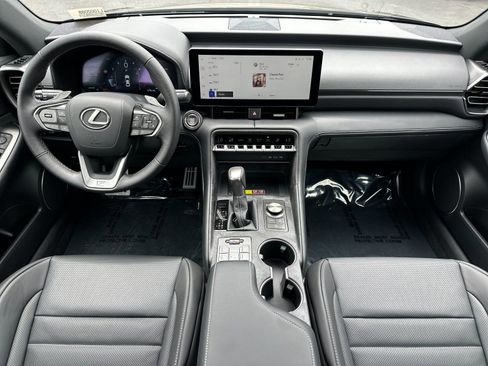 Used 2026 Lexus IS 350 F Sport w/ Accessory Package Z1 RWD image 15