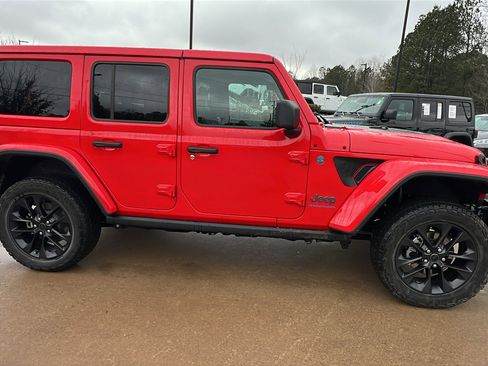 Used 2025 Jeep Wrangler Backcountry image 7