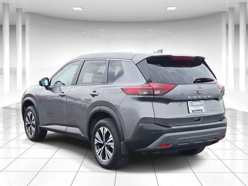 Used 2023 Nissan Rogue SV w/ SV Premium B Package AWD/4WD image 3