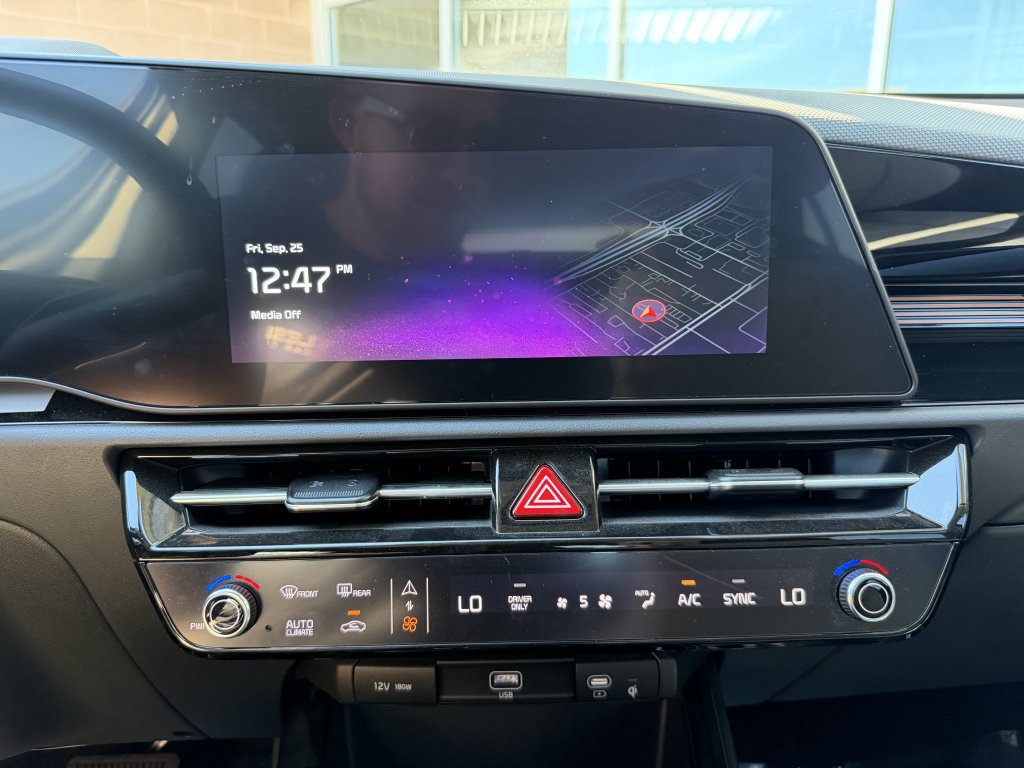Used 2025 Kia Niro FWD image 18