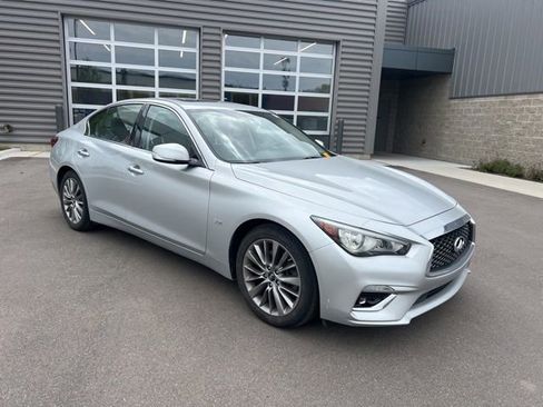 Used 2019 INFINITI Q50 Luxe w/ Essential Package (3.0T Luxe) AWD/4WD image 3
