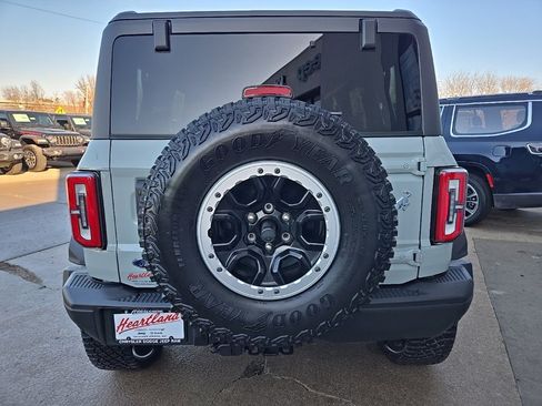 Used 2023 Ford Bronco Badlands w/ Sasquatch Package image 9