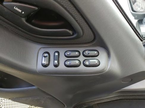 Used 2005 Ford Escape XLS FWD image 15