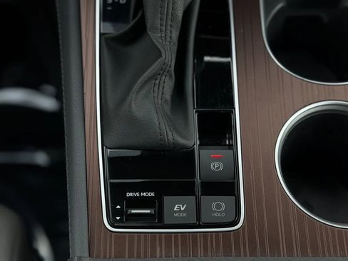 Used 2024 Toyota Sienna LE image 33