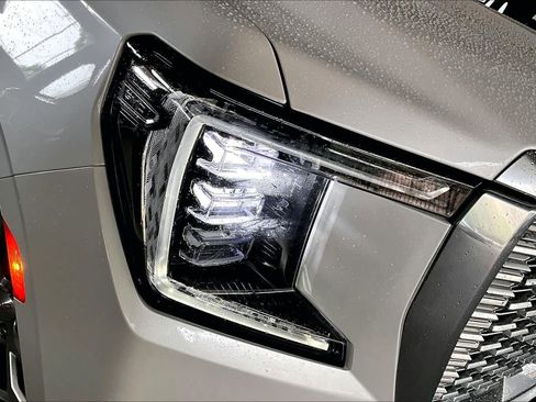 Used 2024 GMC Yukon Denali image 27