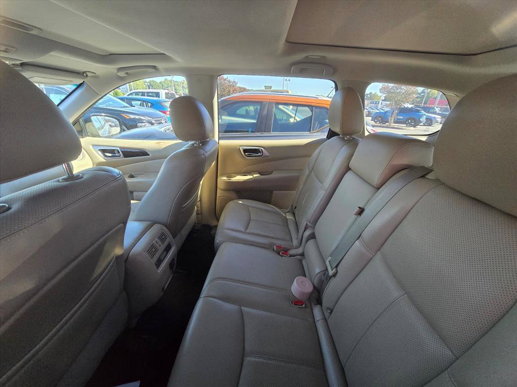 Used 2016 Nissan Pathfinder Platinum AWD/4WD image 5