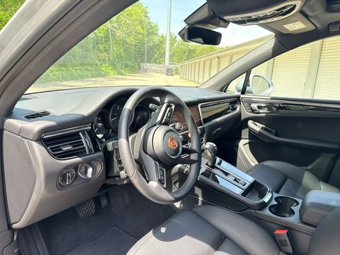 Used 2026 Porsche Macan AWD/4WD image 11