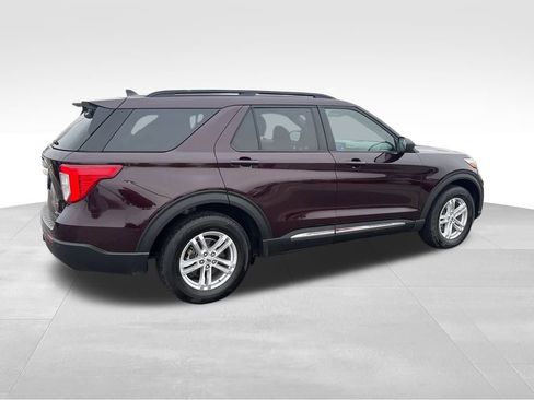 Used 2023 Ford Explorer XLT w/ Equipment Group 202A image 7