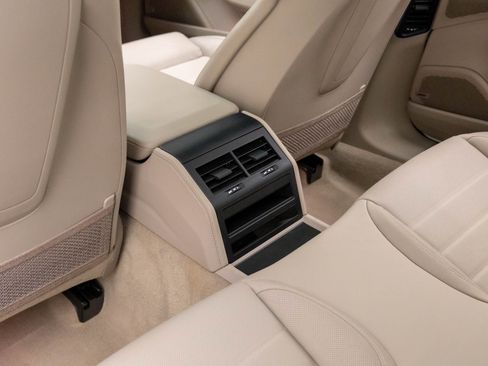 Certified 2025 Porsche Panamera 4 image 18