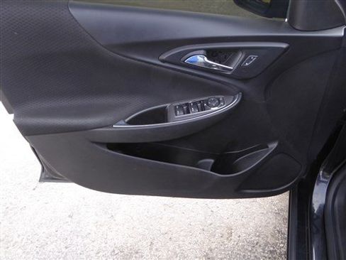 Used 2019 Chevrolet Malibu LT image 9