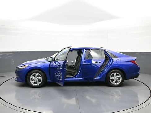 Certified 2023 Hyundai Elantra SE w/ Cargo Package image 42