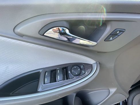 Used 2025 Chevrolet Malibu LS FWD image 22