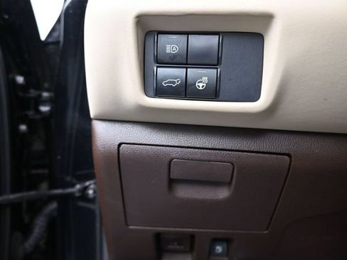 Used 2020 Toyota Highlander Limited FWD image 13