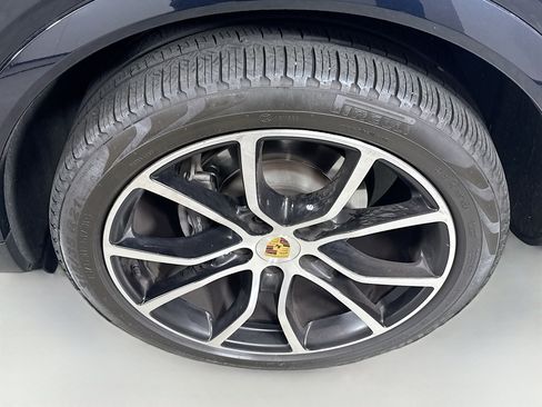 Used 2023 Porsche Cayenne image 31