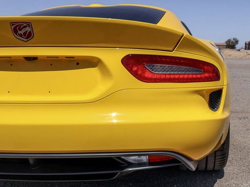 Used 2014 SRT Viper SRT-10 w/ Grand Touring Package RWD image 51