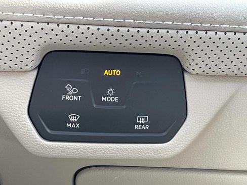 New 2026 Volkswagen Atlas SE FWD image 22