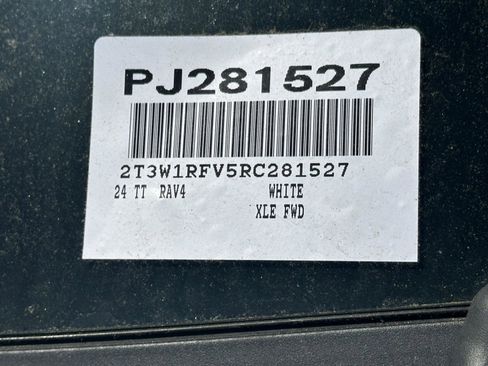 Used 2024 Toyota RAV4 XLE w/ Convenience Package image 14