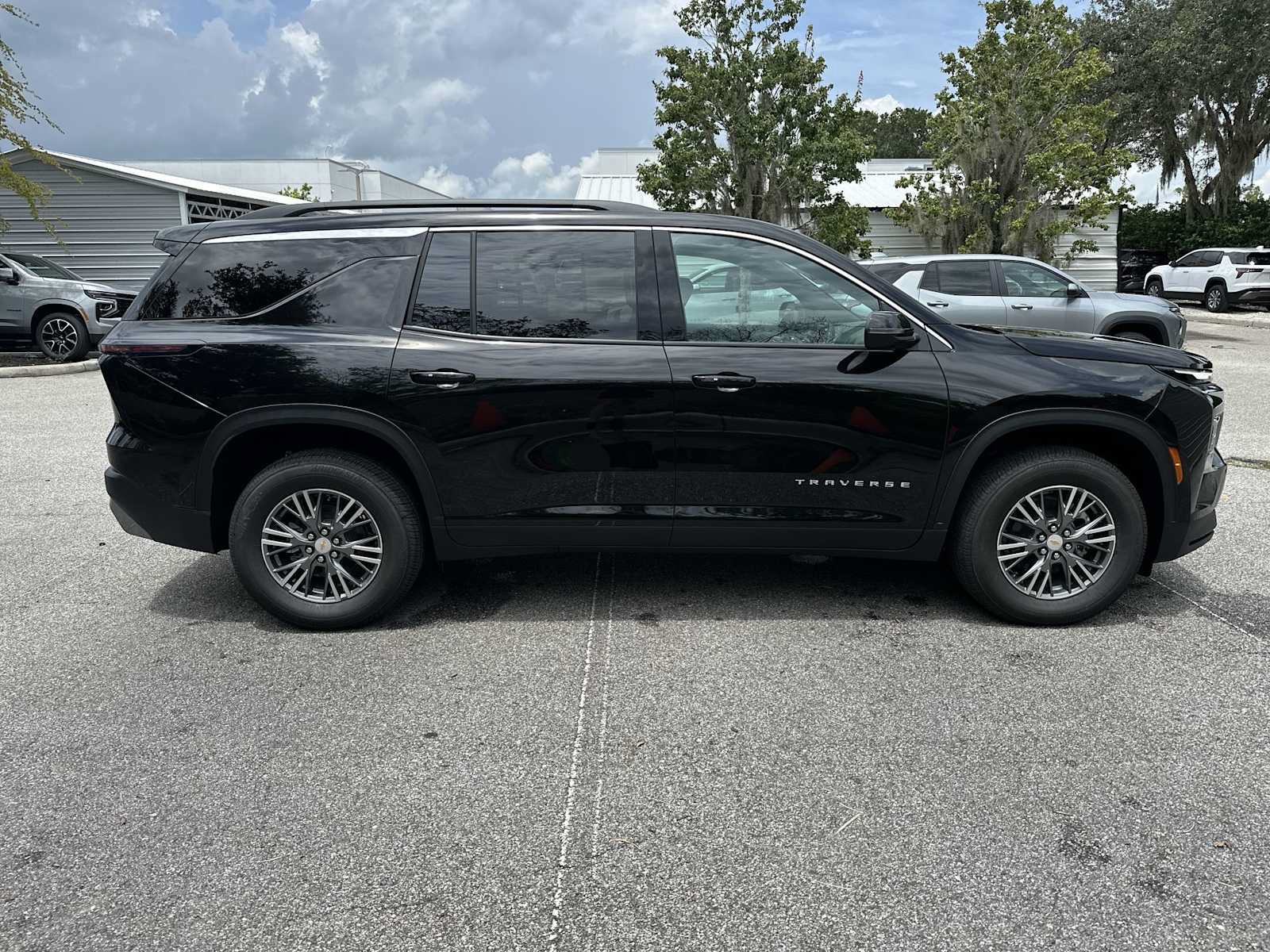 New 2026 Chevrolet Traverse LT w/ LPO, Floor Liner Package FWD image 7