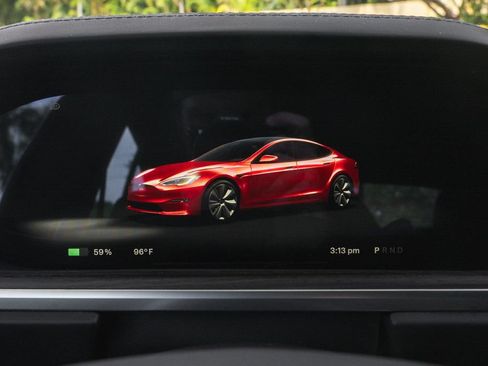 Used 2022 Tesla Model S AWD/4WD image 17