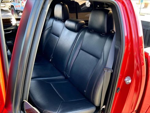 Used 2021 Toyota Tacoma TRD Sport w/ TRD Premium Sport Package image 19