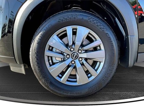 New 2025 Nissan Pathfinder SV image 11