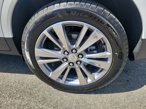 Certified 2025 Cadillac XT5 Premium Luxury w/ Technology Package image 25