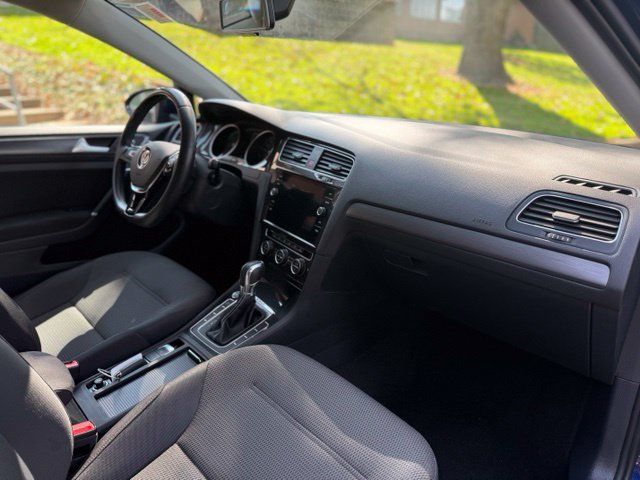Used 2019 Volkswagen e-Golf SE FWD image 14