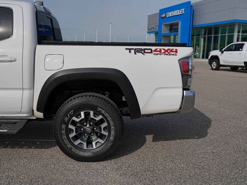 Used 2023 Toyota Tacoma TRD Off-Road AWD/4WD image 12