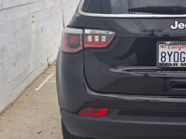 Used 2018 Jeep Compass Latitude w/ Popular Equipment Group FWD image 6